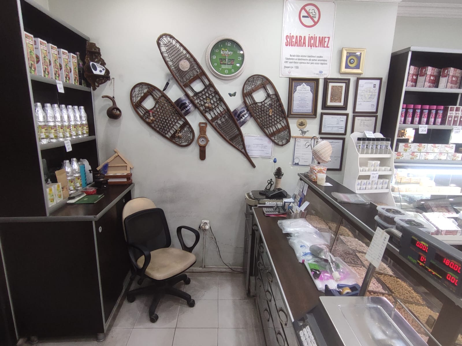 Cadde üzerinde cirosu yüksek dükkan