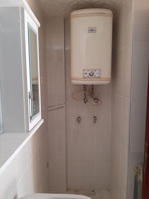 Bostanlı da, Asansörlü Doğalgazlı Ara Kat Köşe Aydınlık Daire.