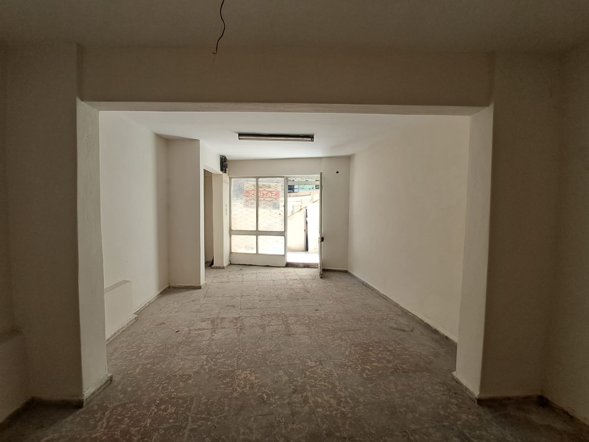 İŞLEK CADDE ÜZERİNDE SATILIK DÜKKAN