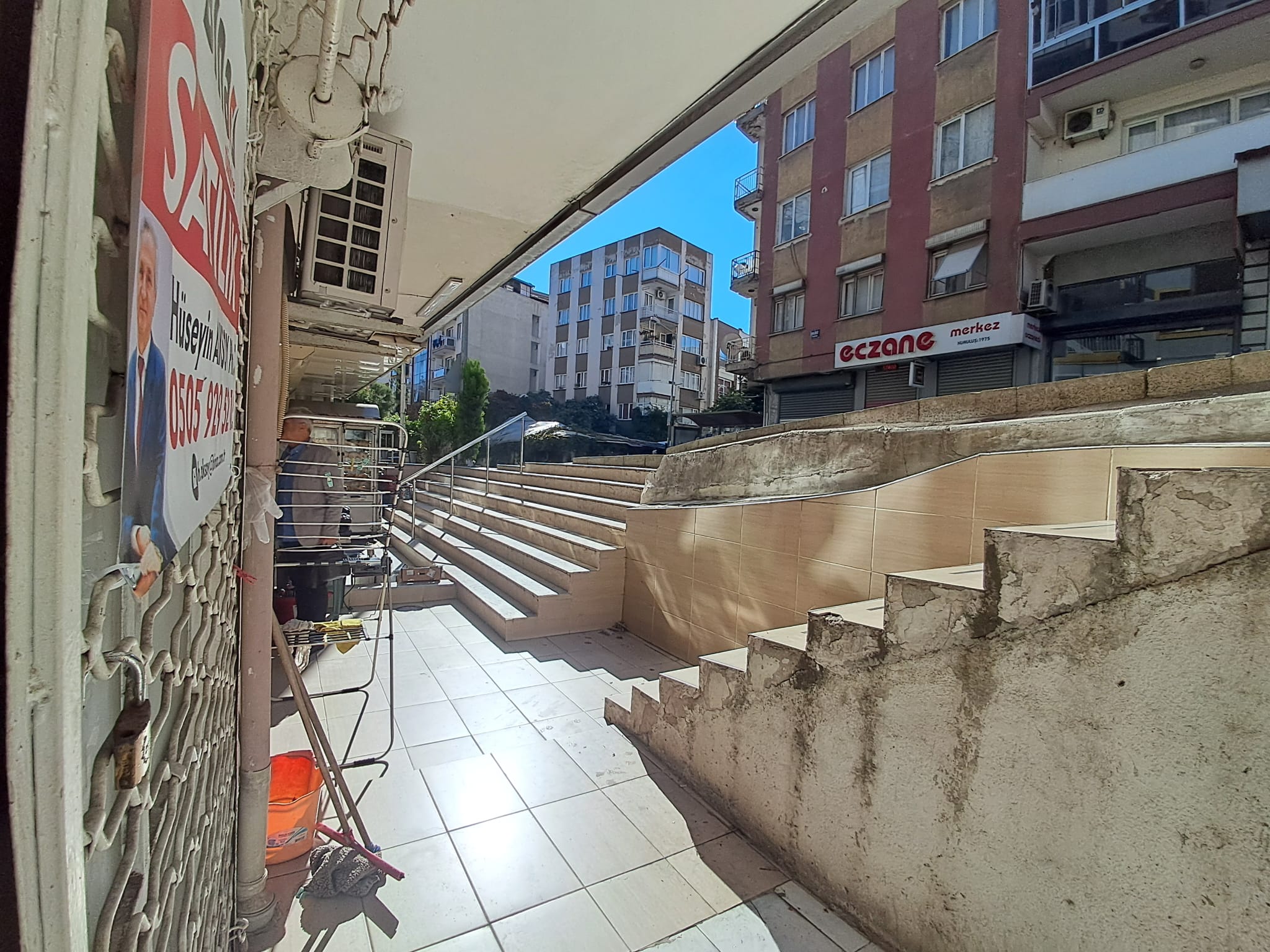 İŞLEK CADDE ÜZERİNDE SATILIK DÜKKAN